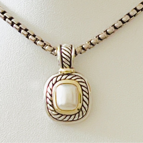 David Yurman Albion Pearl Pendant
Enhancer With Gold - Picture 4 of 7